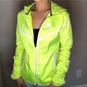 NIKE Wind Breaker